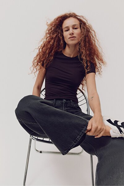 H&M Bedene Oturan Tişört