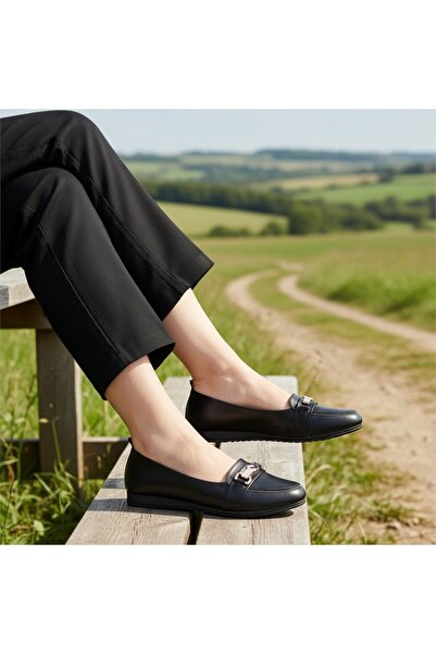 KAFKASLAR AYAKKABI Плоска подметка против хлъзгане, детайл с катарама, меки д...