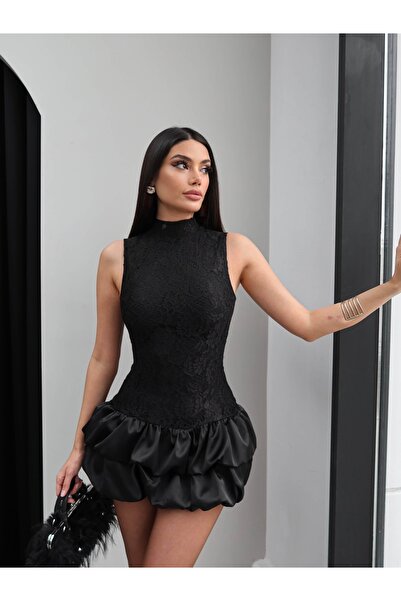 ESRAHELVACI Dantel Detay Mini Şortlu Elbise
