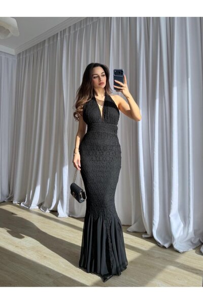 Rabia Çelik Kadın Siyah Boyundan Baglamalı Sırt Dekolteli Dantelli Maxi Davet...