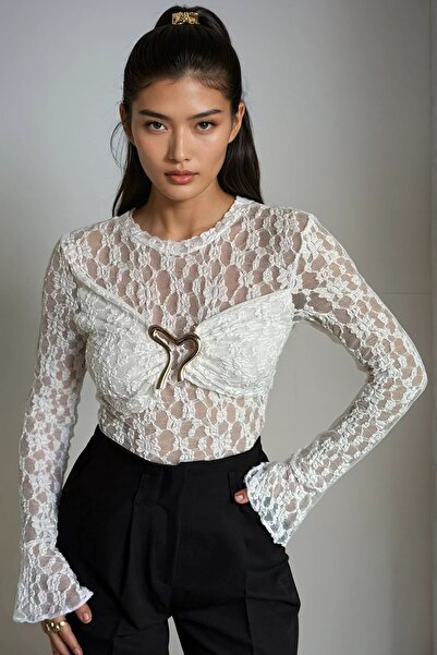 Trend Alaçatı Stili Γυναικεία Λευκή Μπλούζα με Δαντέλα και Λεπτομέρειες Αξεσο...