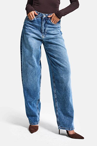 it's basic Women's Blue Cindy 4S6-4 Skater Fit Loose Fit 100% Cotton Denim Jean