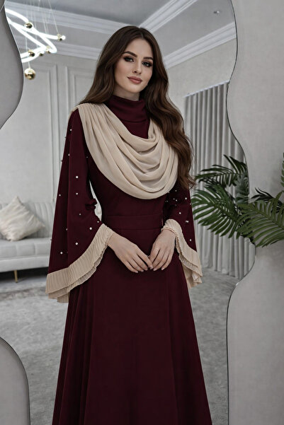 JonanaFashion Barbie dress with laser-cut roses, Belleza sleeves, and sequins.