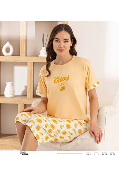 İpek Women's Short Sleeve Capri Crew Neck Fruit Pattern Pajama Set