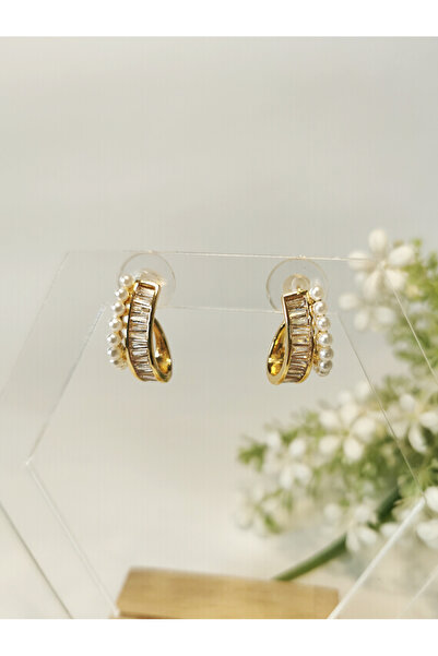 Halley Concept Pearl Detailed Zircon Stone Earrings Gold