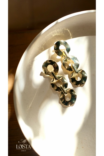 Mi Loista Jewelry Modern gold hoop earrings with chain detail
