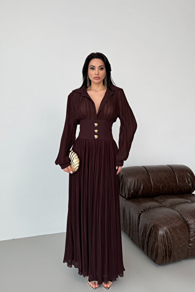 Serica Moda Rochie maro din șifon plisat cu detaliu nasturi aurii