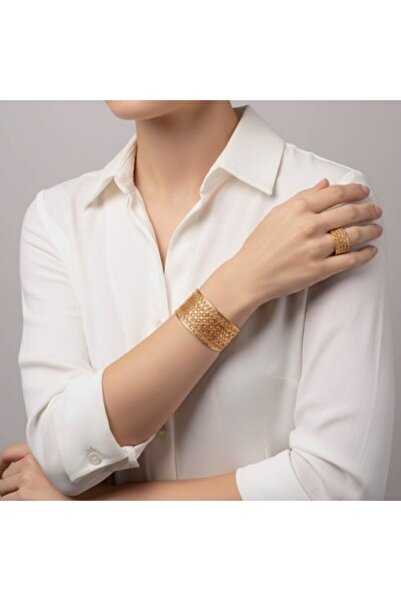 unbranded Elegant Textured Cuff Bracelet with Matching Ring – Women’s Fashion...