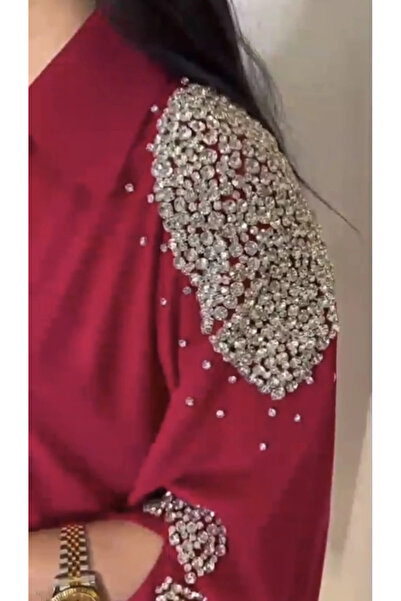 1way A luxurious red jalabiya with silver crystals and regal elegance