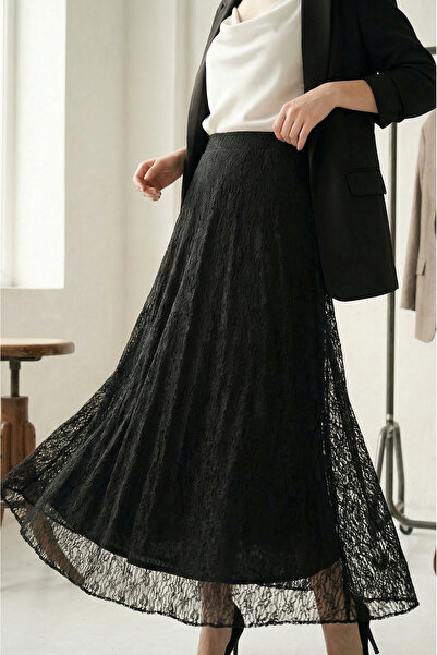 SAYZEN Lace-Trimmed Skirt with Elastic Waist and Inner Lining