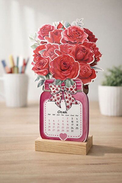 Etiketçi Paşa 2026 Kırmızı Gül Buketi Takvimi Ahşap Ayaklı Gül Buketi Temalı ...