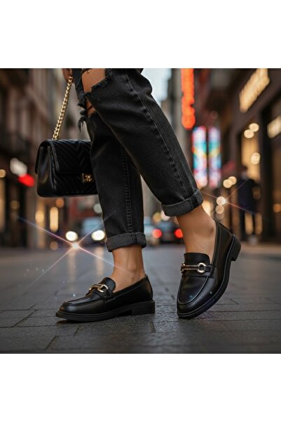 OUTLET41 حذاء لوفر نسائي أسود - بإبزيم ذهبي، موديل كلاسيكي ومريح للاستخدام ال...