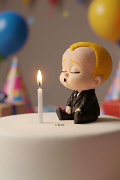 lumix3d Mum Üfleyen Sevimli Oturan Patron Bebek Figür Oyuncak 8 cm (Pasta Süsü)