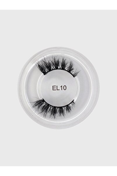 OPERAMAK Obramac lashes for a naturally elegant look