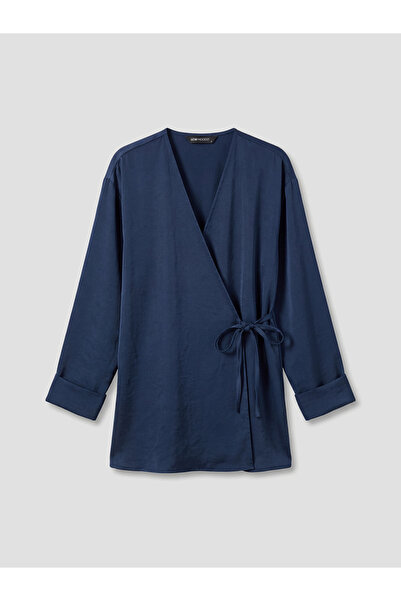 LC Waikiki NOUL SEZON DE LA GÜLİS GİYİM: Kimono de damă în culoarea bleumarin...