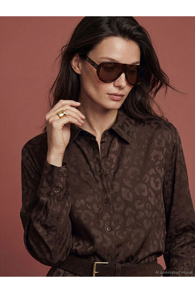 LC Waikiki ESVAB • Modern & Seçkin İşlemeli Saten Kadın Gömlek Tunik