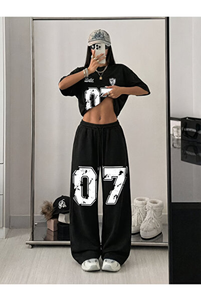 macklin Women's 07 Printed Oversized T-Shirt and Baggy Sweatpants - Two-Piece...