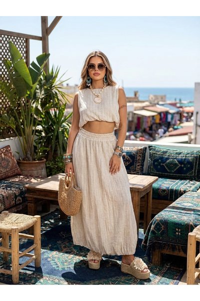 FASHION COCKTAIL Flowy Artisan Textured Voluminous Waist Elastic Comfortable Bohemian Sleeveless Accessory-Free Crop Skirt Two-Piece Set
