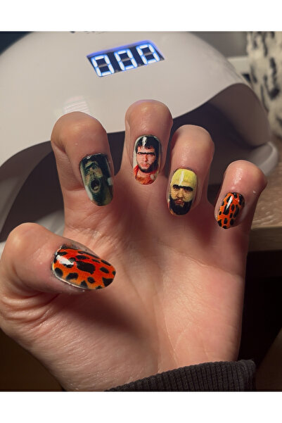 Tat'z Nailz Via Kozmetik Kişiye Özel Tasarım Takma Tırnak