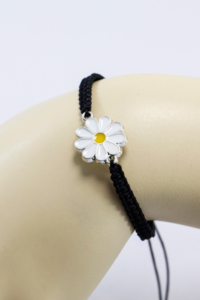 Ennea Art Metal Silver Color Metal Daisy Flower Adjustable Lift Bracelet