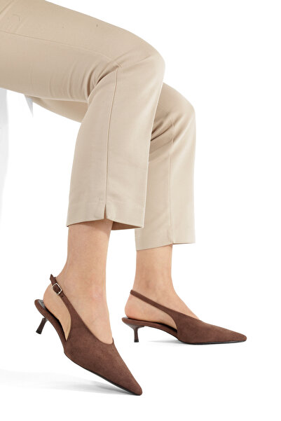 PİMORA حذاء من جلد الغزال البني بمقدمة مدببة ومفتوح من الخلف بكعب رفيع 4 سم ل...