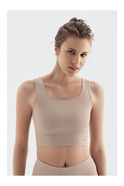 LC Waikiki ستايل شايلدرز - توب قصير بحزام سميك ورباطات رياضية C02 من UZG STORE