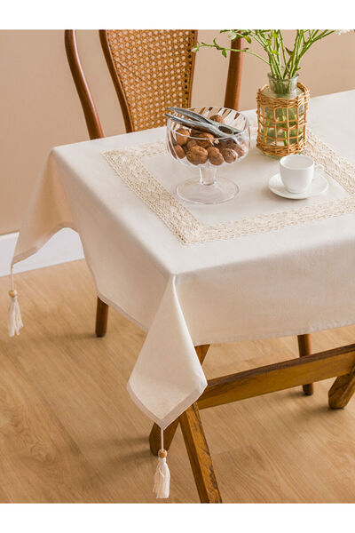 LC Waikiki Rmz Gi̇yi̇m Farkiyla Lace Detailed Tasseled Tablecloth 90X90 cm