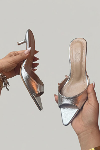 TrendyAnka Women's Silver Kitten Heeled Raschel Rustic Patterned Pointed Toe ...