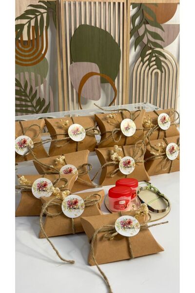 heyxi 10توزيعات مرطبات الشفاهHEYXI, و10اساور كاجول و 10بكسات