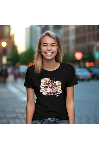 HoinarClothing Women's 100% cotton oversized T-shirt with a calf and books