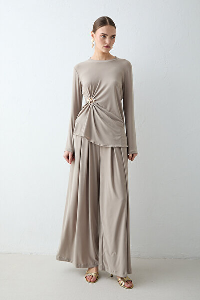 Melike Tatar Brooched Lycra Suit 32-2671