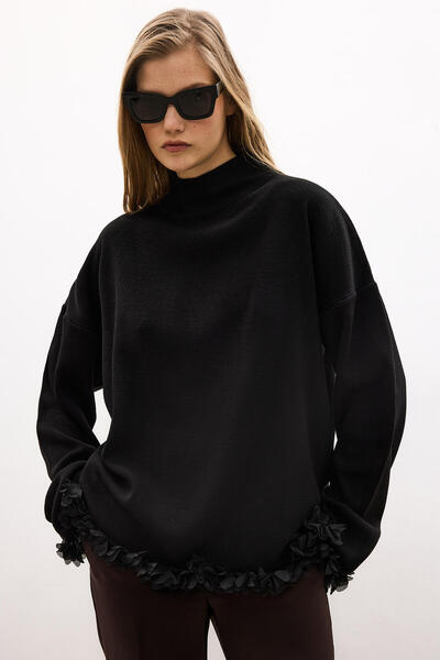 Touché Privé Chiffon Tasseled Knitwear Sweater