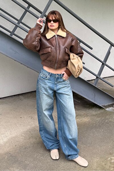 bases. Baggy Fit Barrel Jeans