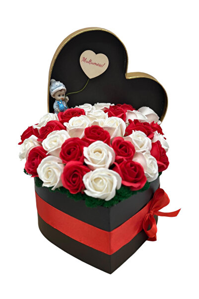 Eventissimi Aranjament floral in cutie cadou cu trandafiri sapun alb rosu