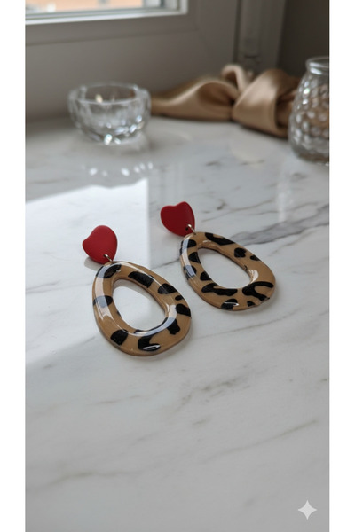 Lu Atelier Léova Red Heart Detailed Leopard Pattern Oval Polymer Clay Earrings
