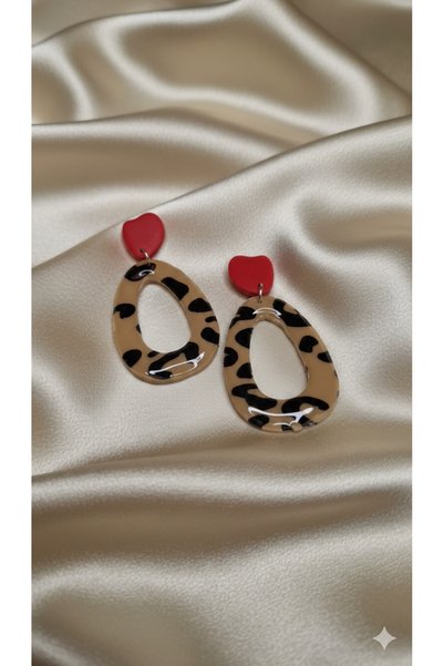 Lu Atelier Léova Red Heart Detailed Leopard Pattern Oval Polymer Clay Earrings