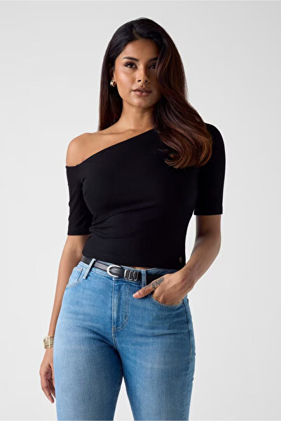 Guess Kadın Cris Tek Omuzlu T-Shirt - Siyah