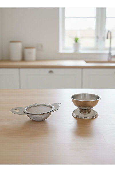 Mutsan 18/10 Stainless Steel Tea Strainer with Base |   2 Piece Set |   Durab...