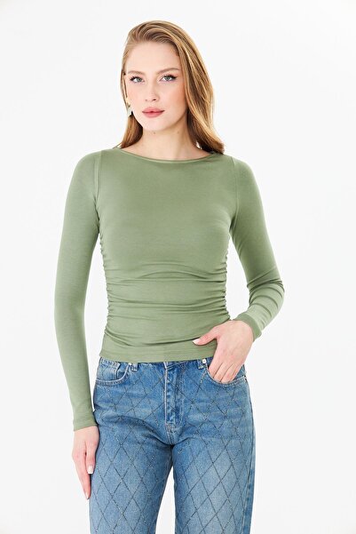 Sortie Дамска блуза с лодкаобразно деколте, набрани страни и тясна кройка