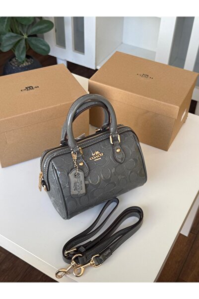 GGGG Bags with their accessories