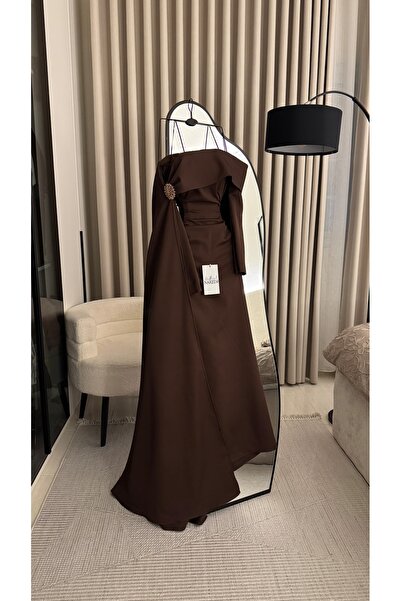 Nareen Fashion An elegant evening dress in a dark chocolate brown color, feat...
