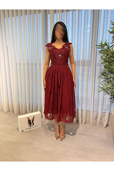 TOP BERLANTY فستان برلنتي الراقي باللون العنابي الملكي