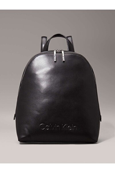 Calvin Klein EMBOSSED CALVIN ROUN, BEH Siyah Kadın Çanta