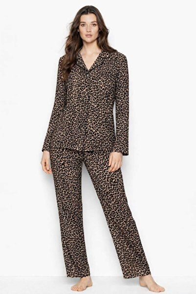 novella group Women's Buttoned Collar Comfortable Cut Pajama Set