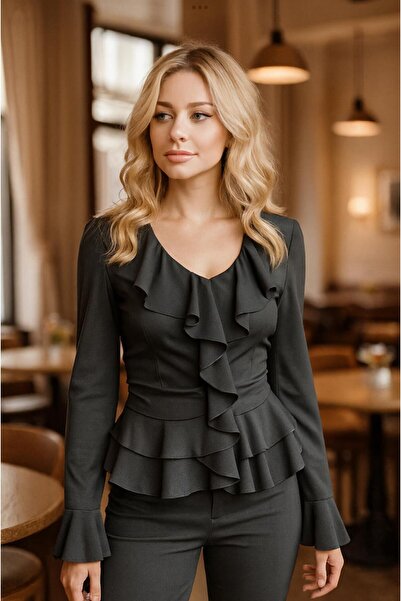 Divin store Elegant blouse with ruffles