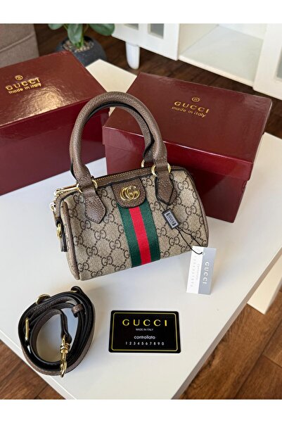 GGGG Bags with their accessories