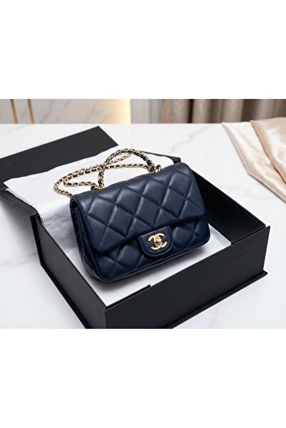 GGGG Bags with their accessories