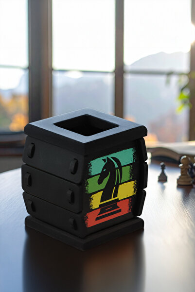 Satranç Medya حصان في بلاد العجائب - حامل أقلام