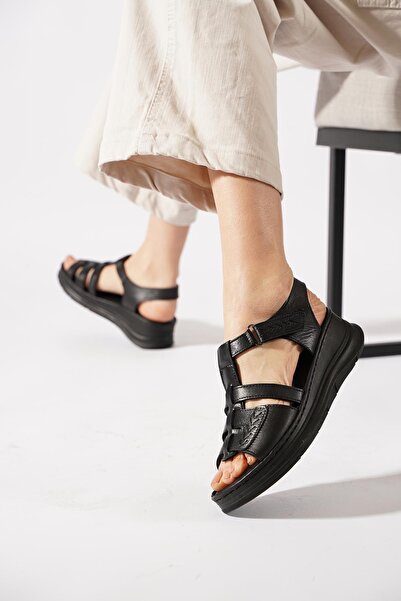 Moda Pie Gesnar Yan Nakış Geçme Bantlı Hakiki Deri Kadın Sandalet Siyah Cilt