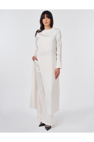 Kayra طقم من قطعتين من الساتان مع مشبك معدني، لون إكرو